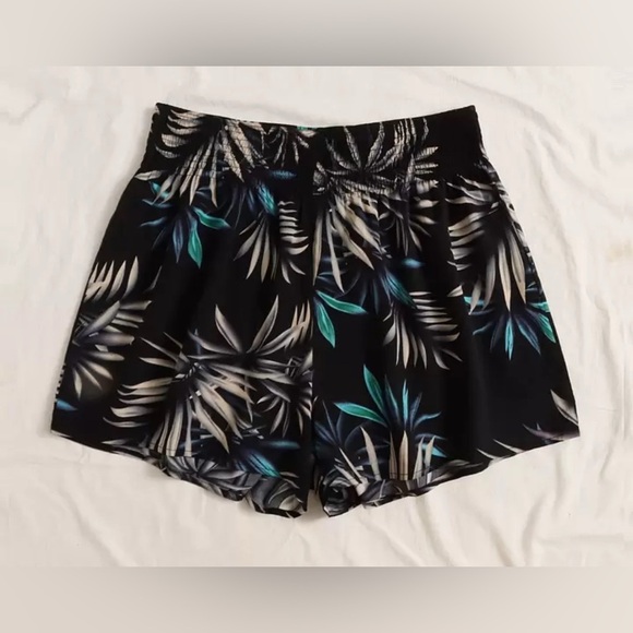 SHEIN Black Tropical Print High Waist Shorts - Picture 3 of 7